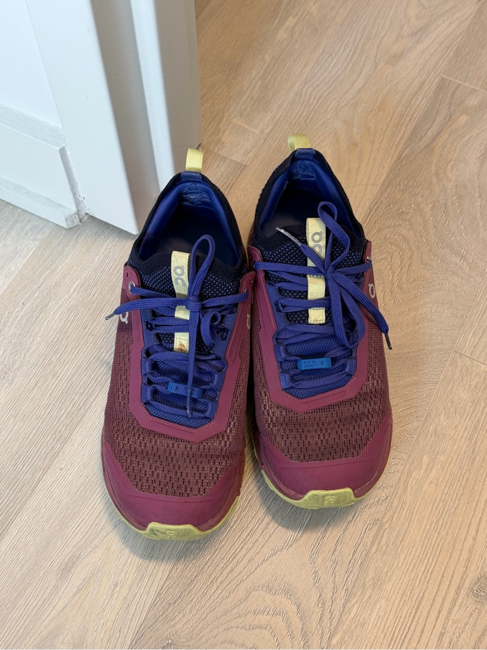 On Running Cloudventure Trail Running Shoes Maroon Purple Women's Size 9.5